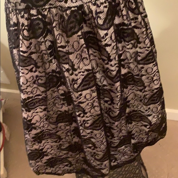 Lacy, pink underlay dress; nice fit🖤 - Picture 4 of 4